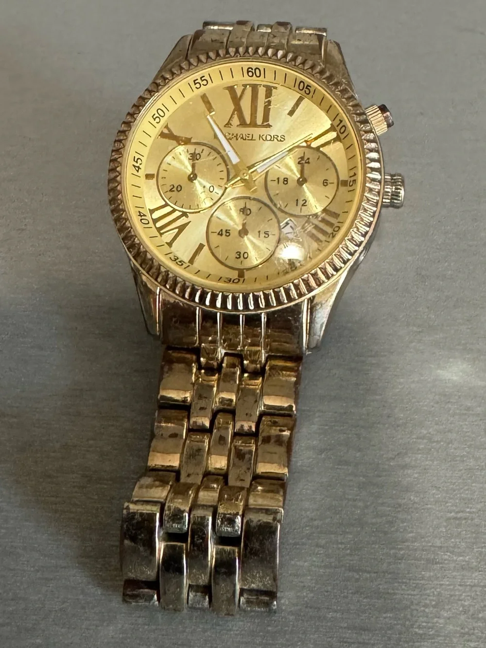 Michael Kors P152G Gold Stainless Steel Analog Dial Women's Watch